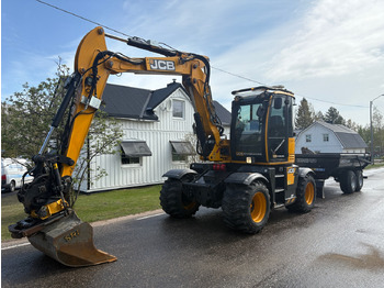 Excavator JCB