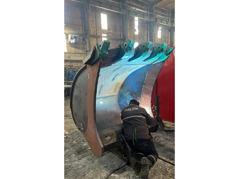 New Excavator bucket Hitachi ZX490 Heavy Duty Bucket: picture 4 New Excavator bucket Hitachi ZX490 Heavy Duty Bucket: picture 4