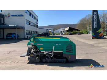 Asphalt paver VÖGELE