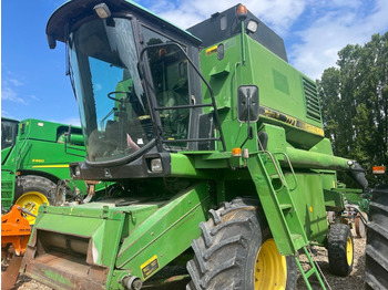 Combine harvester JOHN DEERE