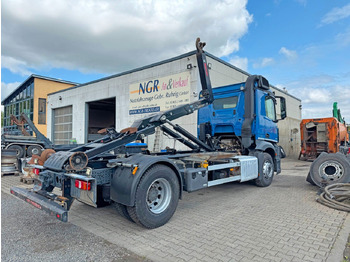 Hook lift truck MERCEDES-BENZ