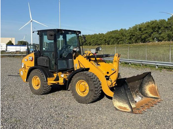 Wheel loader CAT 906: picture 4