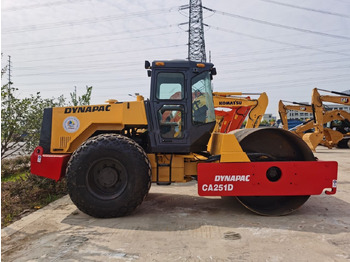 Road roller Dynapac CA251D: picture 2