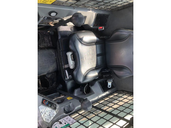 Skid steer loader BOBCAT S550: picture 5