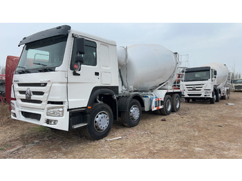 Concrete mixer truck SINOTRUK HOWO