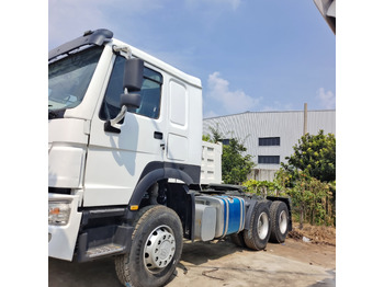 Tractor unit SINOTRUK HOWO
