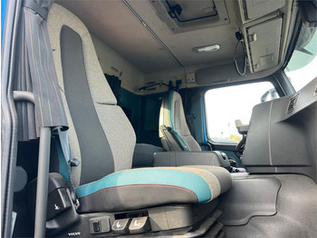 Hook lift truck Volvo FM450: picture 5