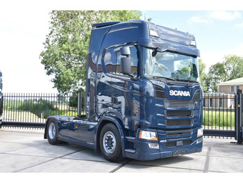 Tractor unit SCANIA S 450