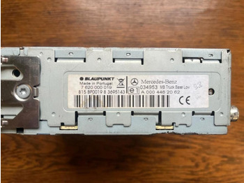 Cab and interior for Truck Mercedes Blaupunkt Radio Truck Base Low 24V AUX-IN A0004462062: picture 4
