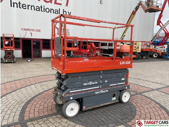 Scissor lift SKYJACK