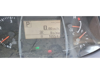 Farm tractor Kubota M4072: picture 2