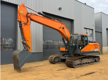 Excavator Doosan DX225LC-7: picture 2