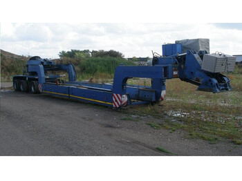 Low loader semi-trailer