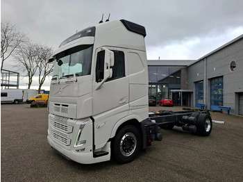 Cab chassis truck VOLVO FH