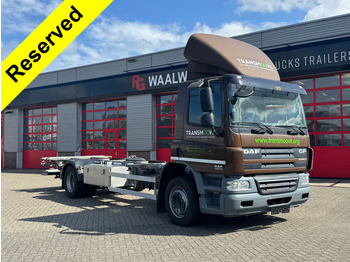 Container transporter/ Swap body truck DAF CF 65 220