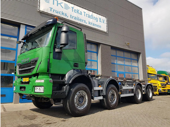 Container transporter/ Swap body truck IVECO Stralis 450