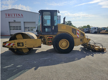 Compactor CATERPILLAR