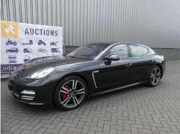 Sedan PORSCHE