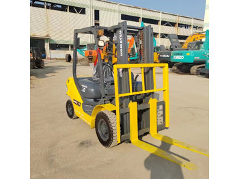 Diesel forklift KOMATSU FD30: picture 2