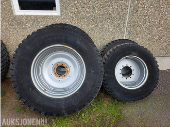 Agricultural machinery JOHN DEERE 6930