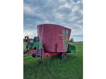 Forage mixer wagon STRAUTMANN