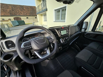 Interior photo 1: Panel van, Combi van IVECO Daily 35S18HA8V DOKA Snoeks Mixto Hi-Matic 16m³