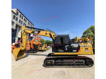 Crawler excavator CAT320D: picture 2