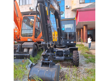 Wheel excavator HYUNDAI