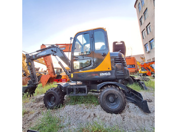 Wheel excavator HYUNDAI