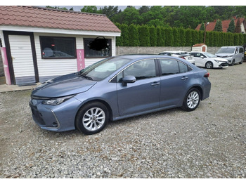 Sedan TOYOTA