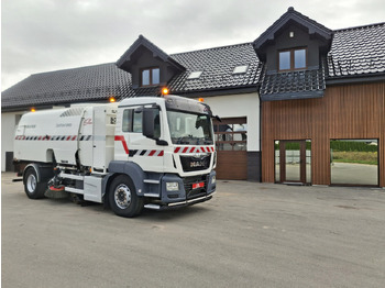 Road sweeper BUCHER