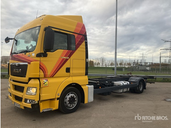 Container transporter/ Swap body truck MAN TGX 18.400