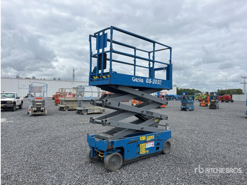 Scissor lift GENIE