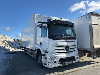 Box truck MERCEDES-BENZ Actros