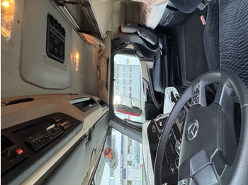 Tractor unit Mercedes Actros 510 1851: picture 4 Tractor unit Mercedes Actros 510 1851: picture 4