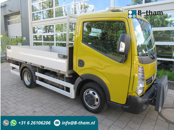 Flatbed van RENAULT