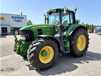 Farm tractor JOHN DEERE 7530