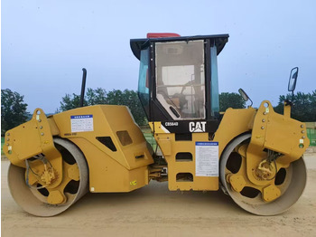 Roller CATERPILLAR