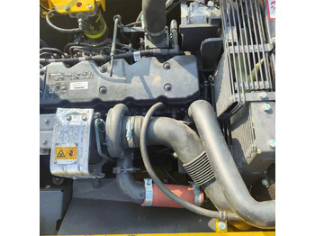 Crawler excavator KOMATSU PC200: picture 3