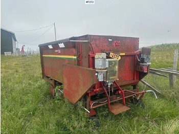 Hay and forage equipment