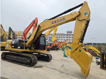 Crawler excavator Caterpillar 320D2: picture 3