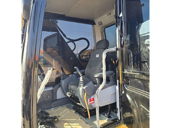 Crawler excavator Caterpillar 323DL: picture 4
