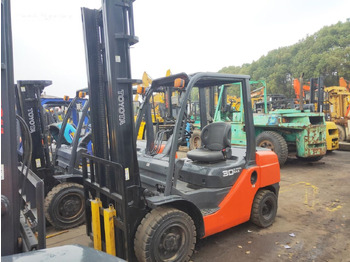 Diesel forklift Toyota FD30: picture 3 Diesel forklift Toyota FD30: picture 3