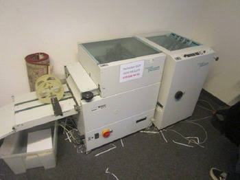 Folding machine