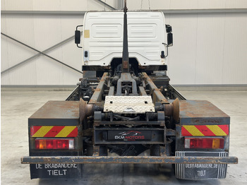 Hook lift truck MERCEDES-BENZ Atego: picture 5