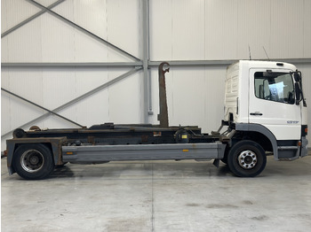 Hook lift truck MERCEDES-BENZ Atego: picture 4