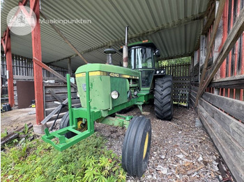 Farm tractor JOHN DEERE 40 Series