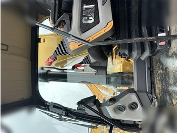 Crawler excavator CATERPILLAR 330GC: picture 4