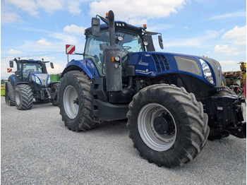 Farm tractor NEW HOLLAND T8