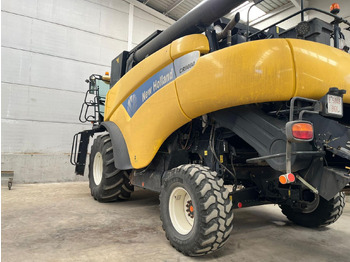 Harvester New Holland CR9080: picture 3 Harvester New Holland CR9080: picture 3